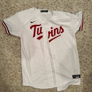 MLB YOUTH Large TWINS Jersey
Only worn once!
No stains or flaws!